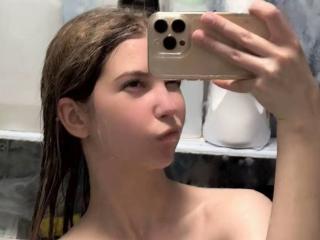 См. подробные сведения о модели DanaeEgger