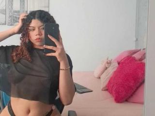 Lásd a SofiaJackson teljes profilját