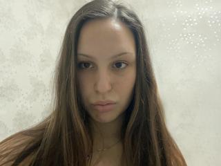 См. подробные сведения о модели TishaEgge