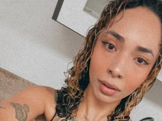 Yksityiskohtaiset tiedot mallista SilvanaXOwen