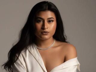 Yksityiskohtaiset tiedot mallista MichelleNarvaez
