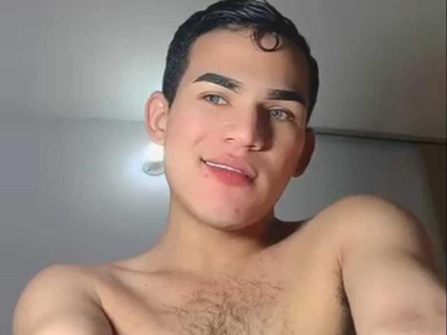 EloneMuskcle - Live porn &amp; sex cam - 30105104