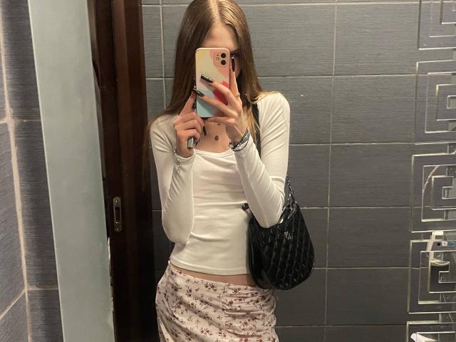 ErmelindaBohnsack - Live porn &amp; sex cam - 30105617