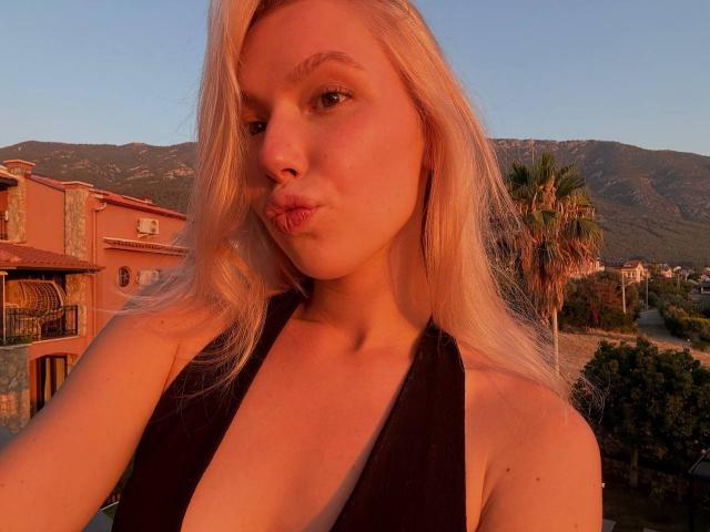 LaurindaLupacchino - Live porn &amp; sex cam - 30129002