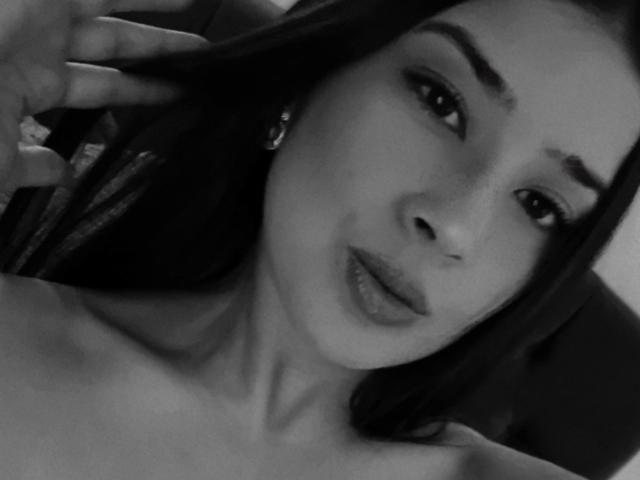 EmmaLombardi - Live porn &amp; sex cam - 30135545