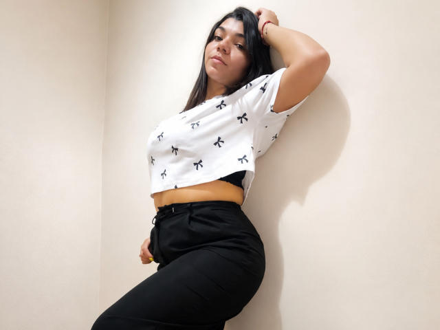 ValeryPierce - Live porn &amp; sex cam - 30135677