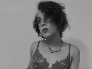Δείτε την λεπτομερή καρτέλα του FemCupid