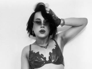 Δείτε την λεπτομερή καρτέλα του FemCupid