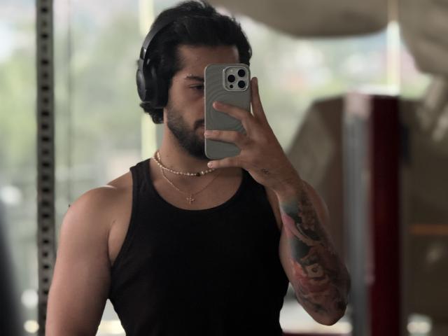 Thiaggox69 - Élő pornó és szexkamera - 30146462