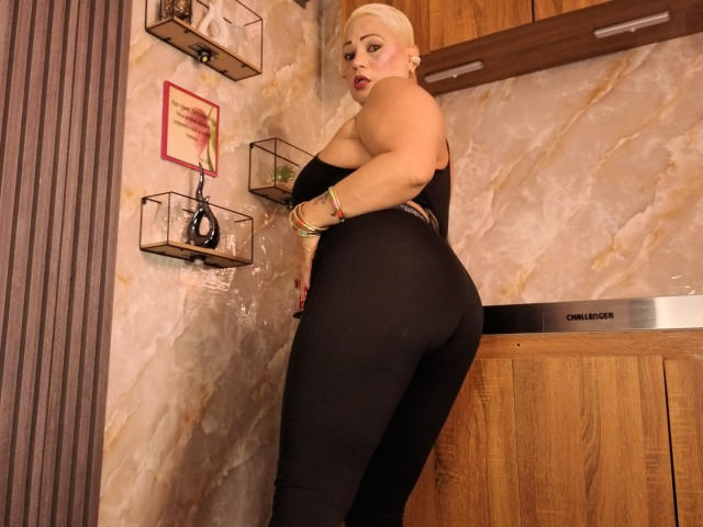 GianellaCox - Live porn &amp; sex cam - 30146540