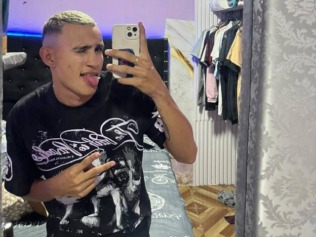 MiaColushi - Live porn &amp; sex cam - 30150890