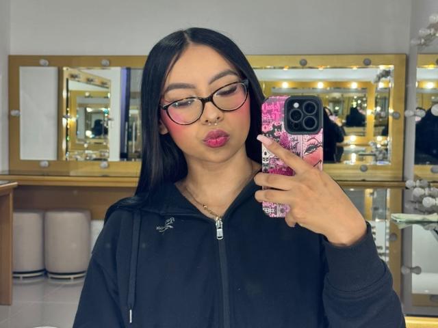ChloeMoretti - Live porn &amp; sex cam - 30152156