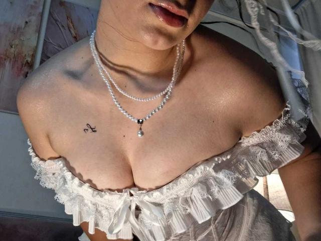 GagingMolly - Live porn &amp; sex cam - 30161738