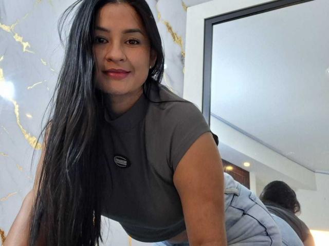 ExoticNativeLatina - сексуальная веб-камера в реальном времени - 30165818