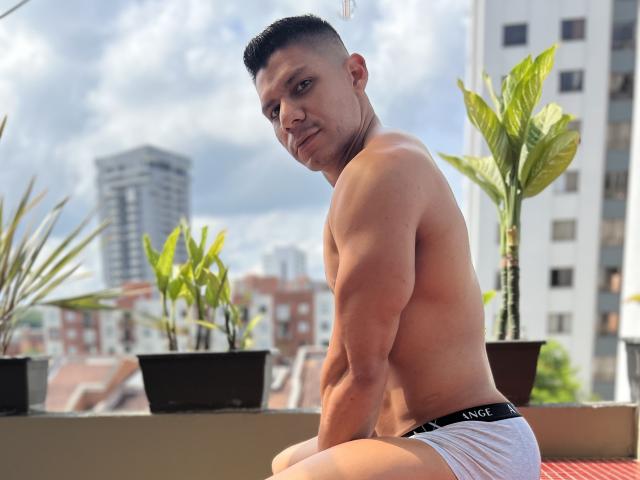 ErickSommer - Live porn &amp; sex cam - 30170129