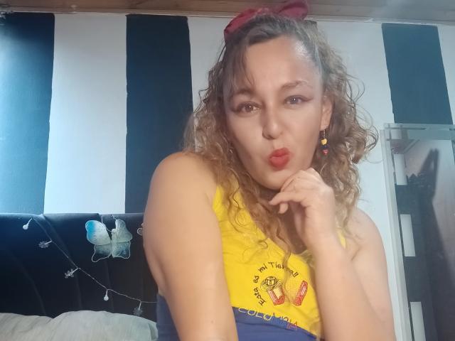 AmandaHotL - Live porn &amp; sex cam - 30173021