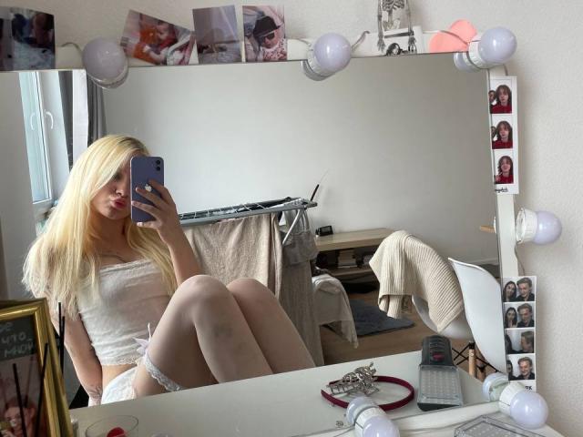 LorineHamway - Live porn &amp; sex cam - 30185078