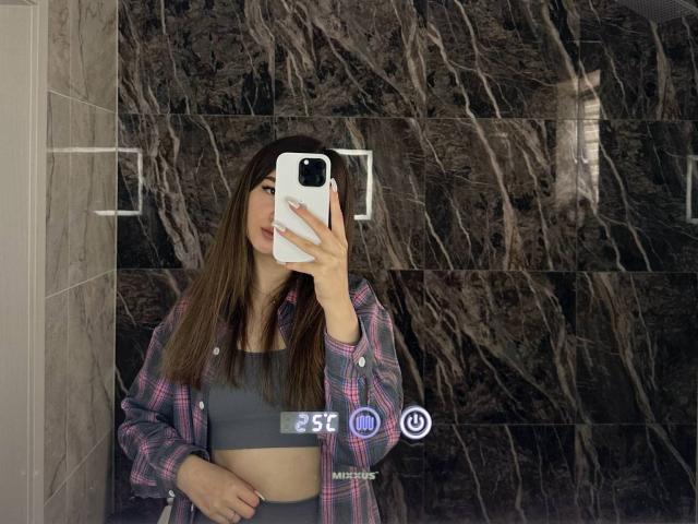 CyrenaLuxe - Live porn &amp; sex cam - 30189038