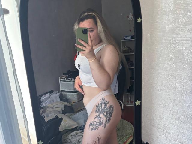 FoxyKissis - Live porn &amp; sex cam - 30222296