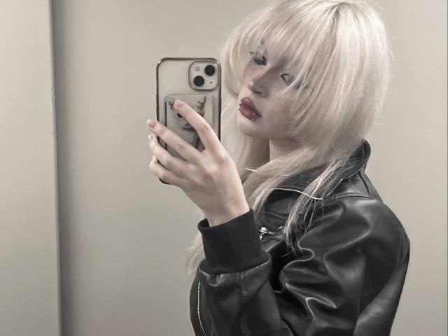 CarmeliaPratten - Live porn &amp; sex cam - 30234404