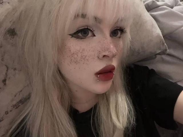 CarmeliaPratten - Live porn &amp; sex cam - 30234455