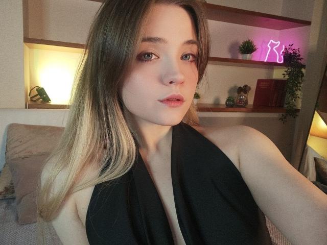 CarylPetru - Live porn &amp; sex cam - 30250217