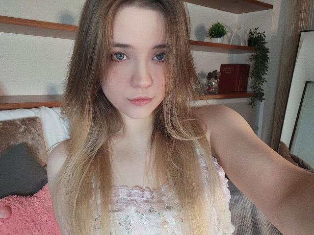 CarylPetru - Live porn &amp; sex cam - 30250223