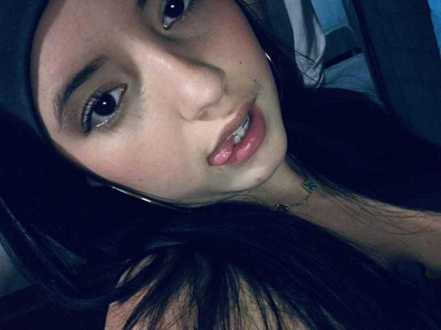 JuicyCurvaceous - Live porn &amp; sex cam - 30305828