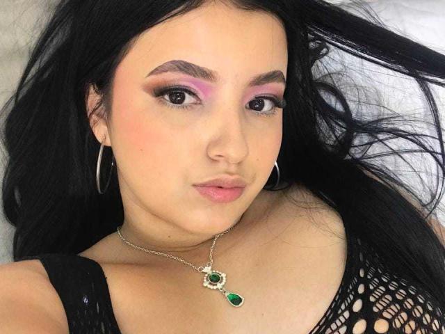 JuicyCurvaceous - Live porn &amp; sex cam - 30305849