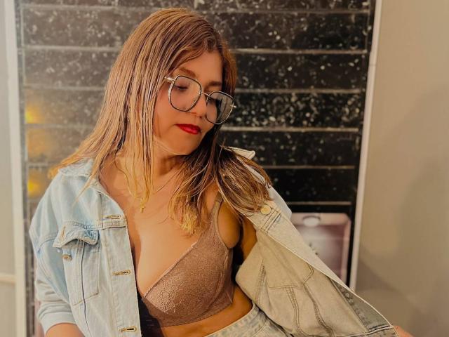 LauraaMartin - Live porn &amp; sex cam - 30320441