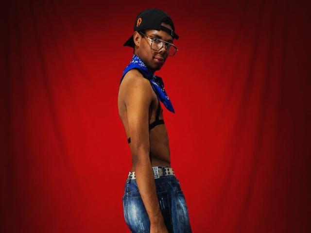 AndyCris - Élő pornó és szexkamera - 30339875
