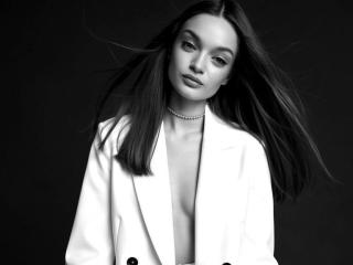 Prikaži popoln profil modela Diantrisy