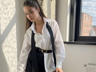 Prikaži popoln profil modela Diantrisy