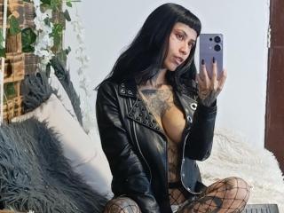 Prikaži popoln profil modela NyxVega