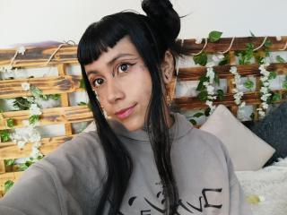 Prikaži popoln profil modela NyxVega