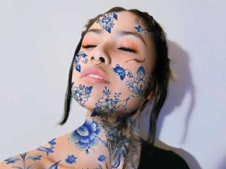 Prikaži popoln profil modela NyxVega