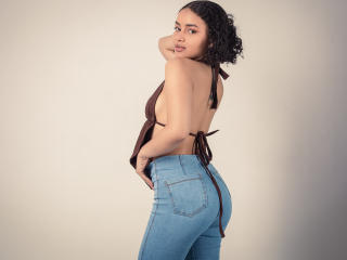 Prikaži popoln profil modela CurlyLorene