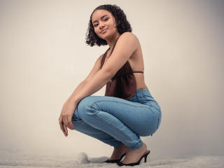 Prikaži popoln profil modela CurlyLorene