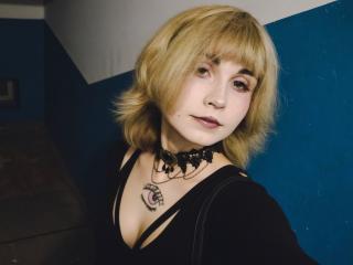 Prikaži popoln profil modela EmelyDilsaver