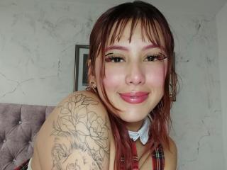 Prikaži popoln profil modela MaddyMills