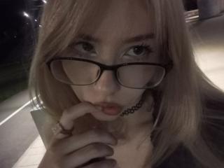 HellaBonner에 대한 상세사항 보기