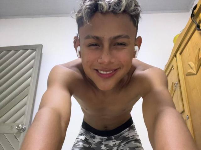 LucaDamp - Live porn &amp; sex cam - 30385085