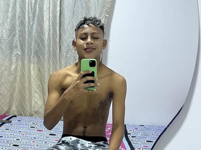 LucaDamp - Live porn &amp; sex cam - 30385100