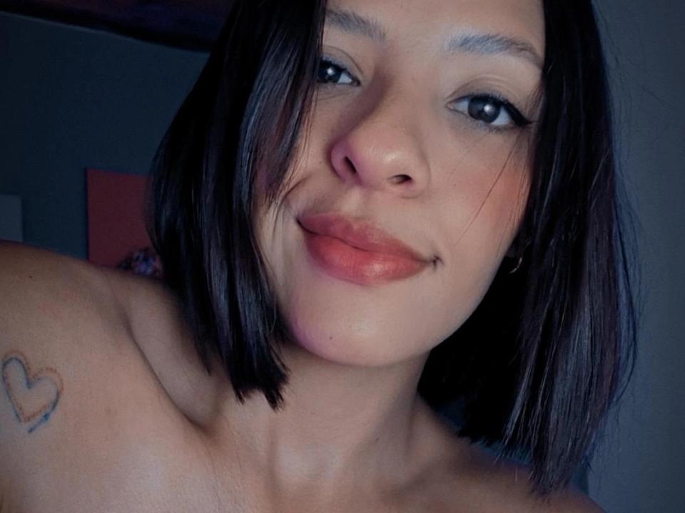 AriaRusso - Live porno og sexkamera - 30393809