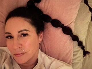 Lásd a Greekmadame1-hot teljes profilját