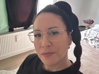 Lásd a Greekmadame1-hot teljes profilját