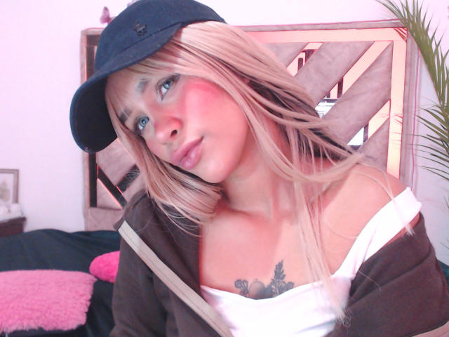LuluDeVine - Live porn &amp; sex cam - 30420980