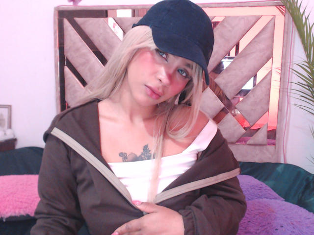 LuluDeVine - Live porn &amp; sex cam - 30420983