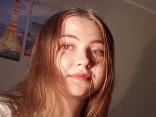 Lásd a TanyaTandus teljes profilját