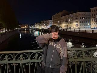Lásd a KimWithLove teljes profilját